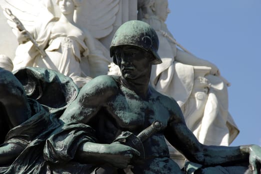 Bronze Sculpture Soldier - Landmark - Monument - Buckingham Palace Place