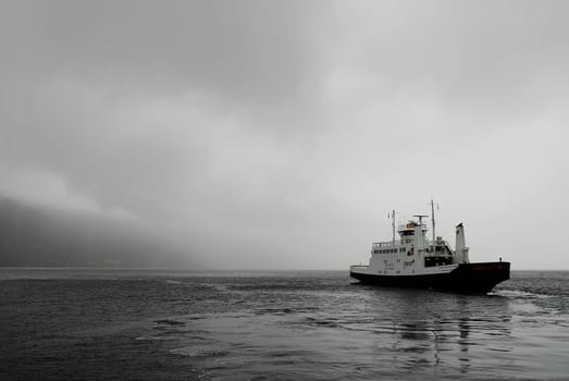 That was actually the typical picture that had in the last few days.... All gray in gray. It is very difficult to guess the beautiful Norwegian landscape in the background.... but one day we saw it in all its beauty,but the