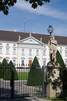 Bellvue Statue
