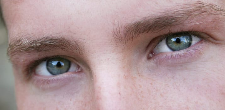 mens eyes