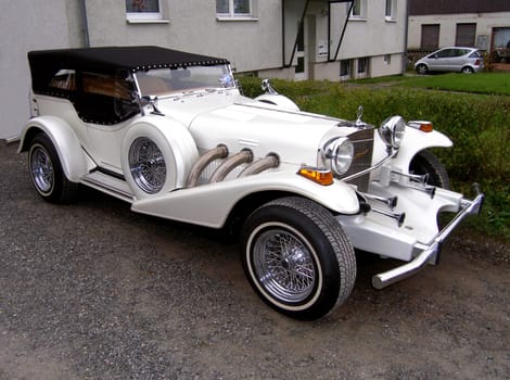 I discovered this dream car in the Harz Mountains at a classic car meeting.