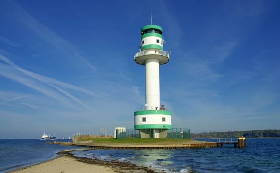 Until 1971,the old historic red and white lighthouse stood to the left of the new tower,the base can still be seen. Until the beginning of 2000,the top was still in Kiel at the boat harbour and is now located in a parking lot in Friedrichsort