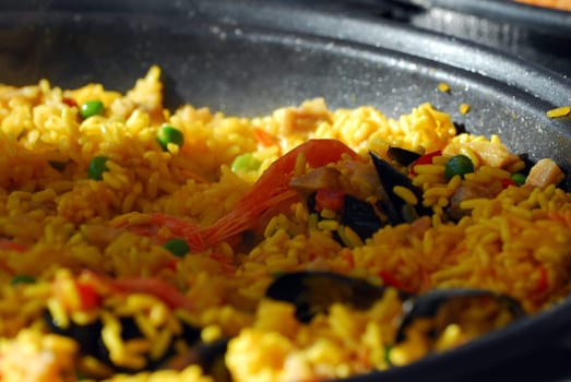 Paella pan