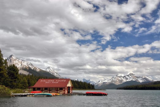 Maligne Lake