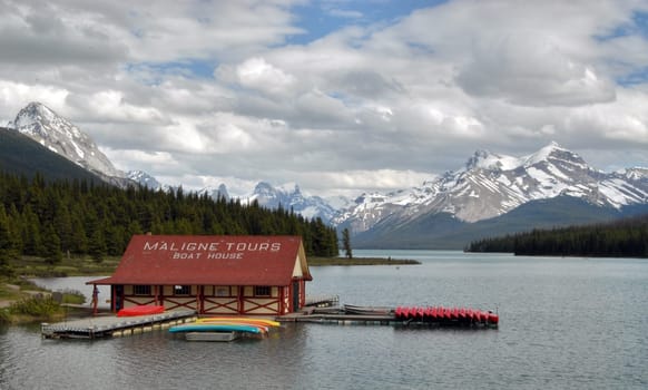 Maligne Lake