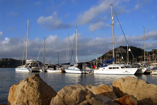 Harbour installation