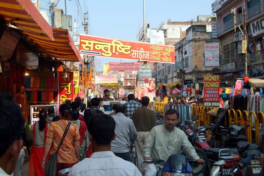 streetlive of Varanasi