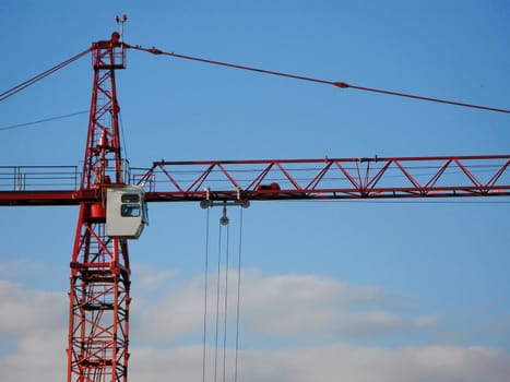 BUILDING CRANE