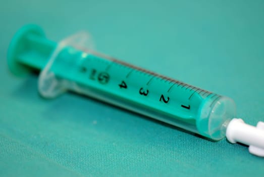 Plastic syringe