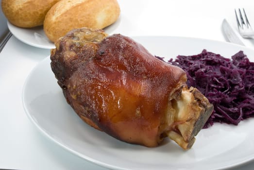 Knuckle - Shank with red cabbage