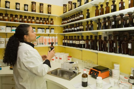 Apothecary vessels