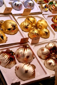 Tree decorations (2)