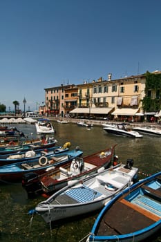 Lazise, kleiner Hafen, Gardasee