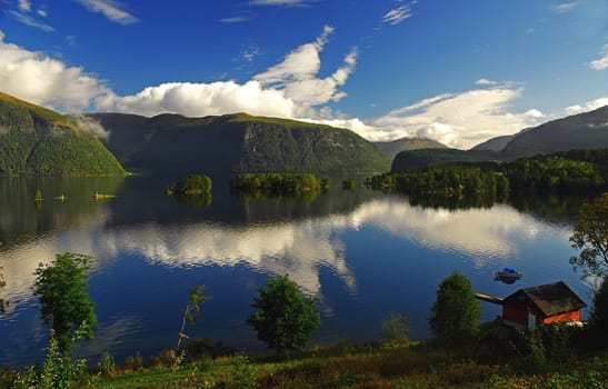 I rummage around in the Norway archive from time to time......!:-)