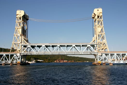 Houghton-Hancock Bridge Daytime