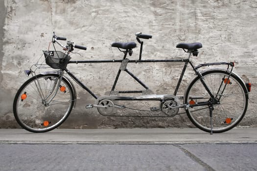 Tandem