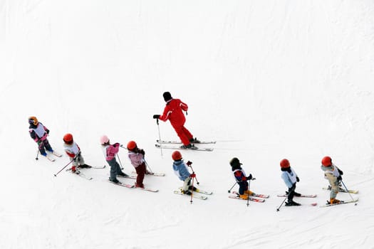 kids learning to ski