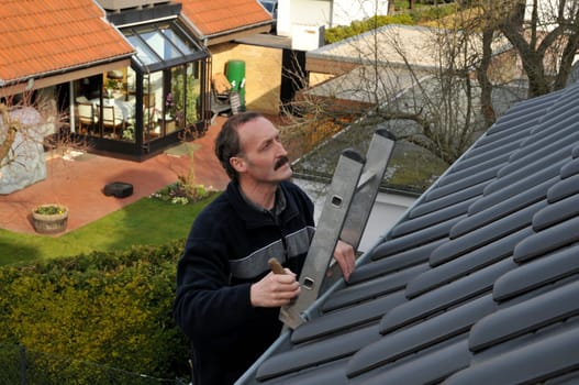 Cleaning gutters