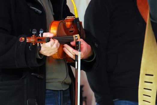 Plucking the violin