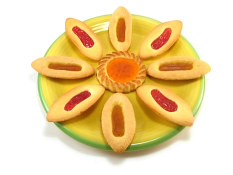 tart flower on a yellow plate