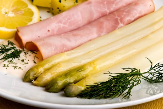 Asparagus with ham