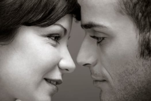 couple kissing