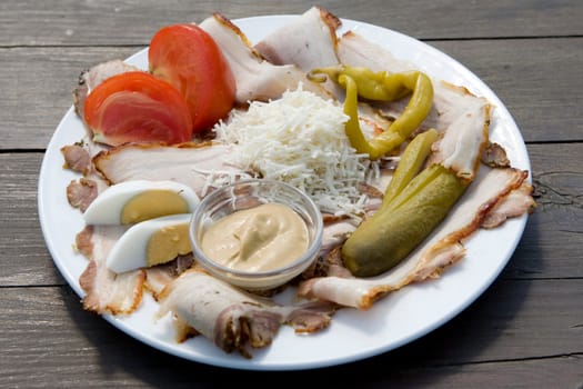 Brettljause garnished