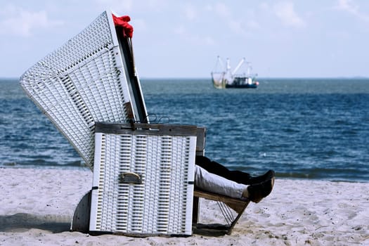 Break by the sea