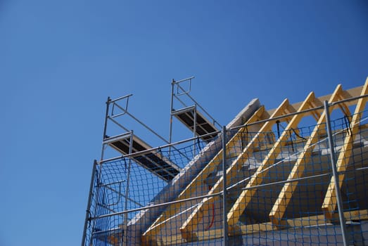 Roof construction with scaffolding