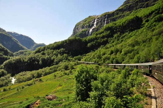 The famous Flåm Railway runs through a beautiful mountain landscape! From Flåm to Myrdal the train takes about 1 hour. The train overcomes an altitude of 864 meters. A Norway experience of a special kind! By the way,we hiked the way back. ( 20Km