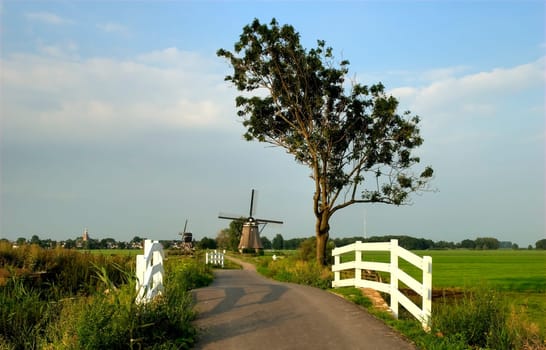 Windmills in front of Nieuw-Lekkerland