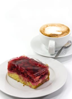 Raspberry slices with cappuccino