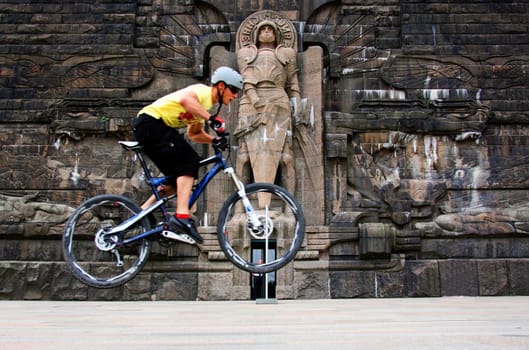 Downhill VI - Völki