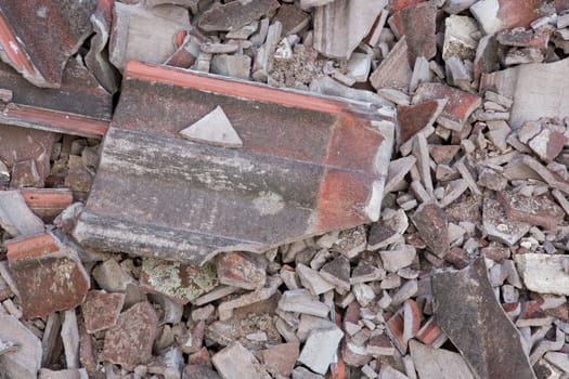 Mixed construction waste with bricks