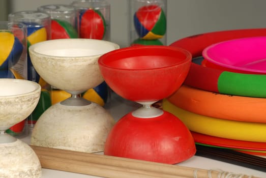 Juggling utensils
