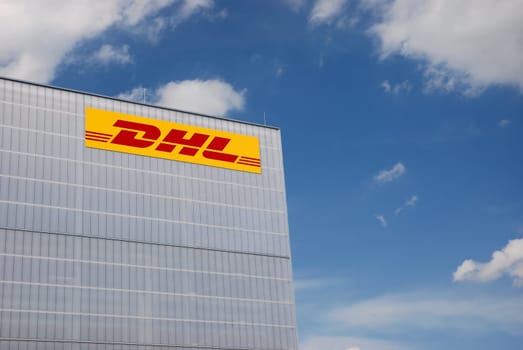DHL