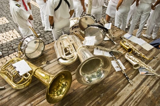 Resting philharmonic band