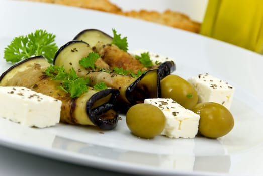 Stuffed aubergine rolls with chestnut