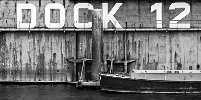 dock 12