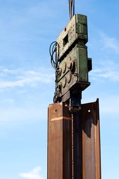 pile driver with beam