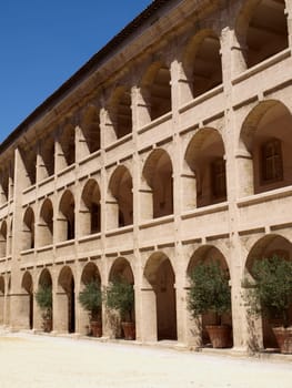 arches wall