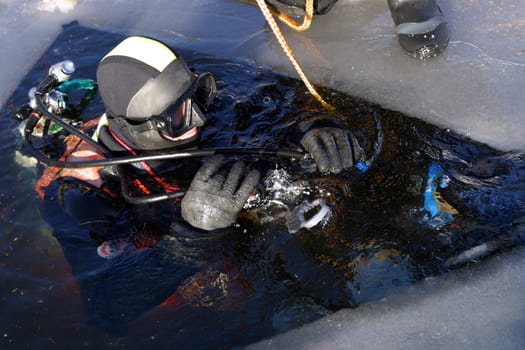 Ice divers at the Steinbach dam