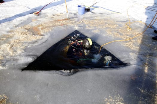 Ice divers at the Steinbach dam