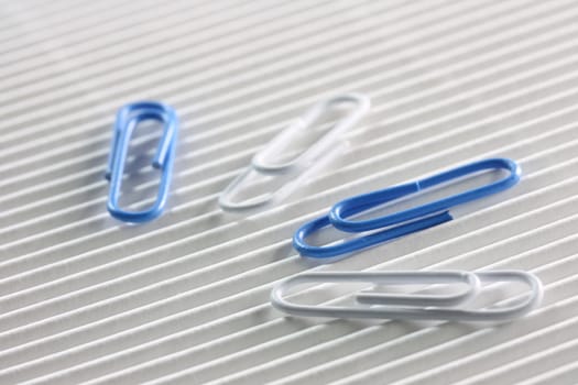 Paper clips white-blue