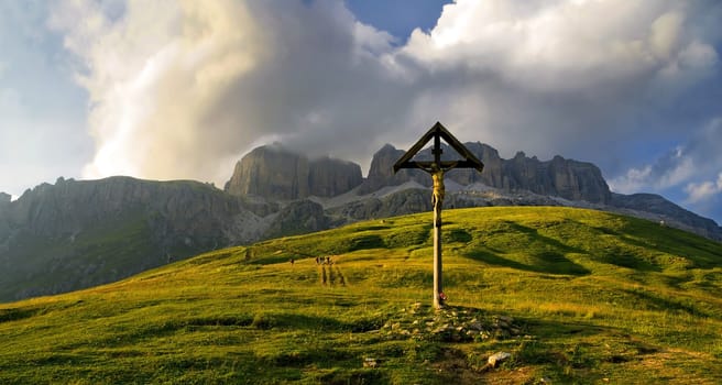 Wayside cross at Pordoi