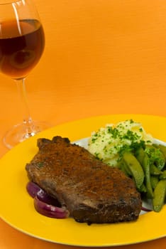 Roast beef steak with puree,green beans
