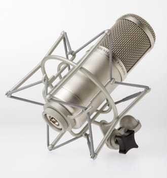 Studio condenser microphone