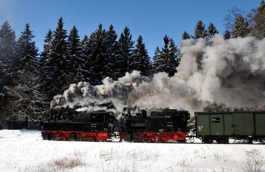 Double run of two Mallet locomotives.