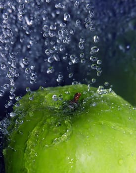 Refreshing apple