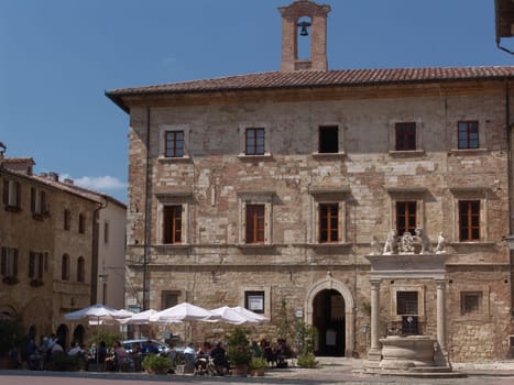 Outdoor café in Sirmione